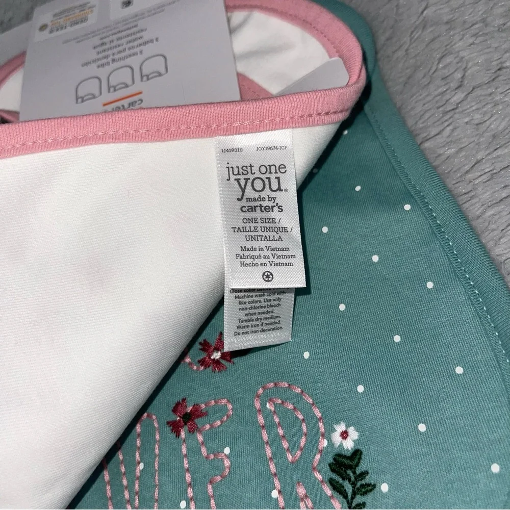 ‼️FREE‼️NEW‼️Carters Water Resistant Bibs Set Of 2